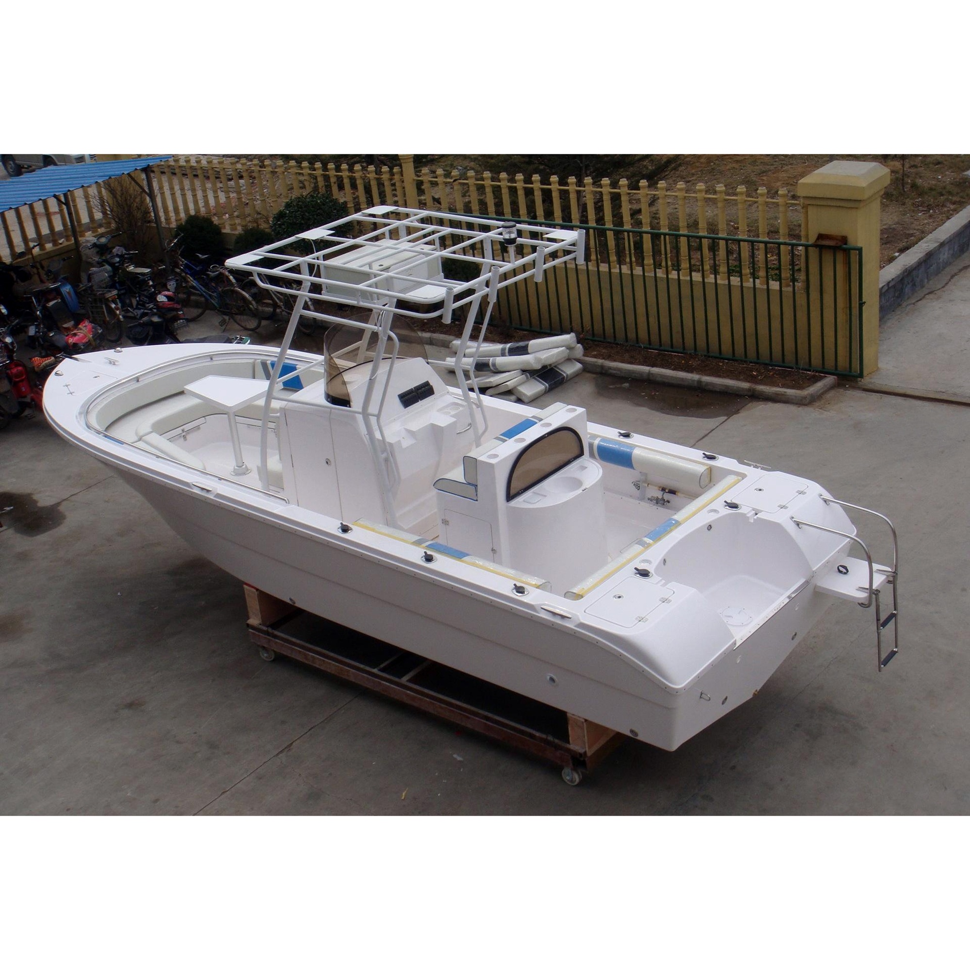 FRP Small Fishing Boat Fast Boat Mini Yacht for Family Travelling - China Fishing  Boat and Motor Boat price